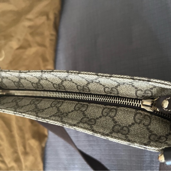 Gucci canvas messenger bag. Used. - Picture 4 of 8